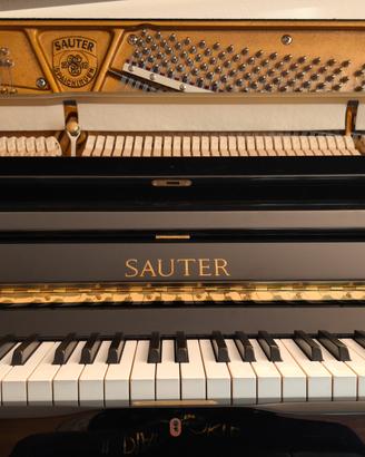 Pianoforte verticale Sauter, quasi come un coda