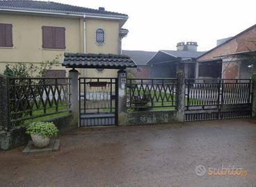 Immobile in asta di 156 m² con 5 locali a Alessand