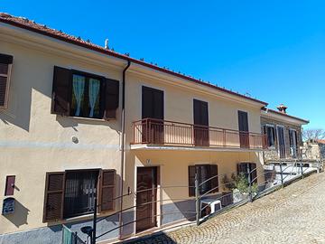 Casa semi indipendente con giardino e terrazzo