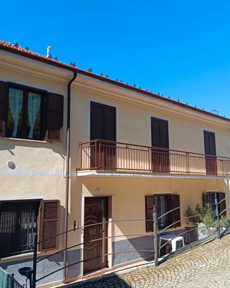 Casa semi indipendente con giardino e terrazzo