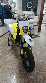 Husqvarna 701 supermoto (nuova)