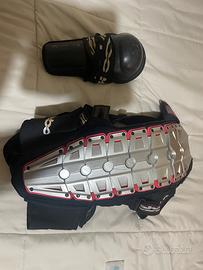 Guscio e ginocchiere moto da trial/cross