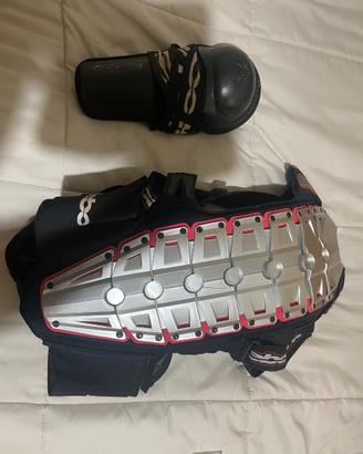 Guscio e ginocchiere moto da trial/cross