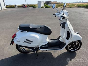 VESPA GTS 300 CON PASSAGGIO E GARANZIA