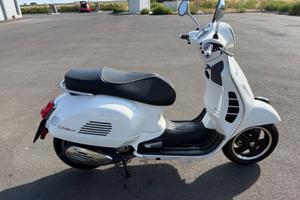 VESPA GTS 300 CON PASSAGGIO E GARANZIA