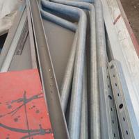 pali sagomati porta cartelli stradali