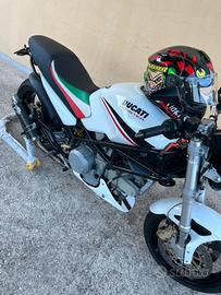 Ducati Monster 750