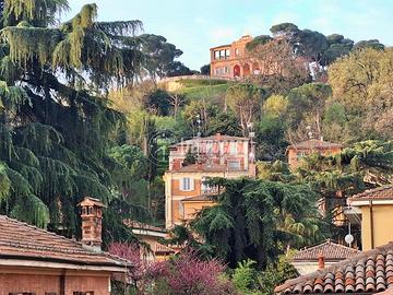 5 LOCALI RISTRUTTURATO CON DUE POSTI AUTO IN VIALE