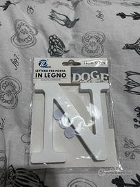 Lettera “N” in legno