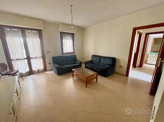 Trilocale ARREDATO via ALGHERO: EURO 600