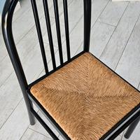 Tavolo in legno e sedie