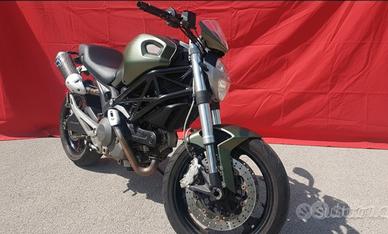 Ducati Monster 696