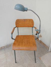 antica sedia scolastica da cattedra con braccioli 