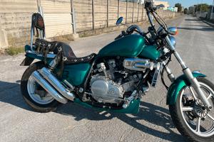 Honda VF custom 750