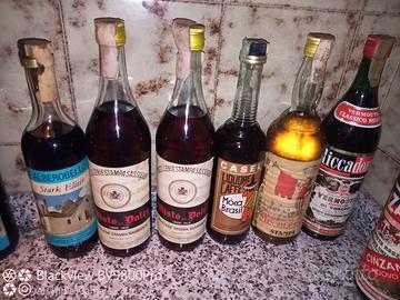 Bottiglie sigillate alcoolici liquori grappe