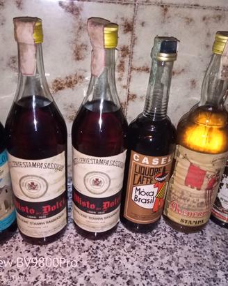 Bottiglie sigillate alcoolici liquori grappe