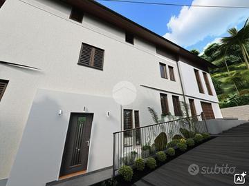 CASA SEMINDIPENDENTE A PECETTO DI VALENZA