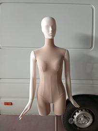 manichini ex intimissimi 