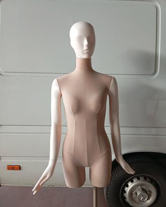 manichini ex intimissimi 