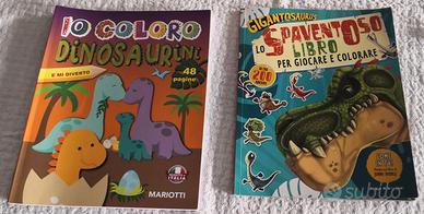 3 libri parzialmente usati riguardanti i Dinosauri