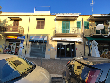 Locale commerciale di 100 mq e 35mq centro città