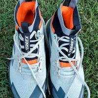 scarpe tecniche  per escursionismo