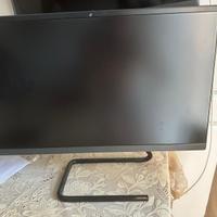 Monitor computer Lenovo con tastiera e mouse