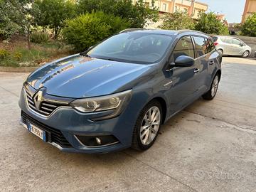 Renault Megane Mégane Sporter dCi 8V 110 CV EDC En