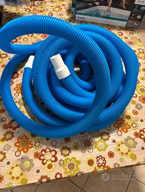 Tubo per piscina blu