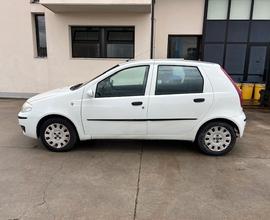 FIAT Punto 1.3 multijet van 4 posti