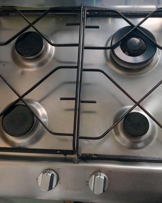 Fornello a gas 4 fuochi indesit