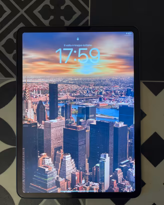 Ipad Pro 11" 2021 M1 256 gb + Logitech Combo