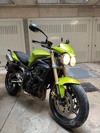TRIUMPH STREET TRIPLE 675cc