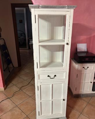 Vetrina shabby chic