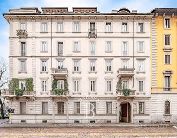Appartamento di 290 m² con più di 5 locali a Milan