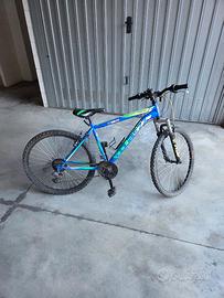Bicicletta montain bike ragazxo