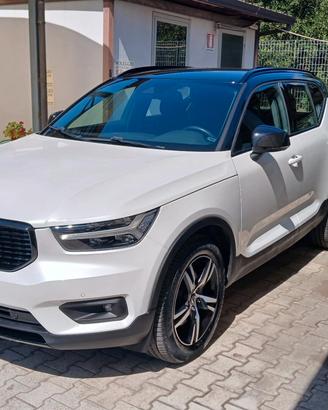 Volvo XC40 D3 AWD R-design