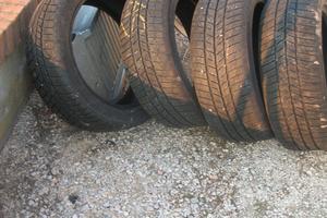 Pneumatici N. 4 per neve 225 x 45 x R18  95 W