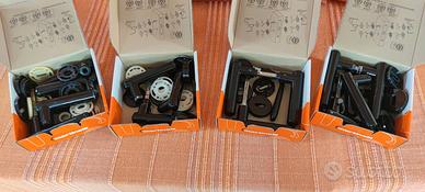 Gruppo di 9 maniglie nere in plastica dura