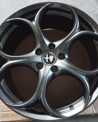 Cerchi in lega Alfa Romeo GIULIA QV 19 pollici