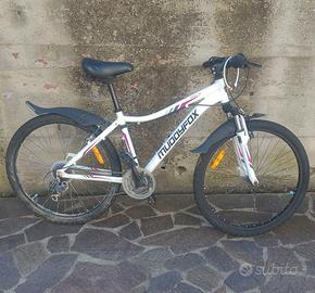 Mountain bike Muddyfox Divine 100 ruote 26