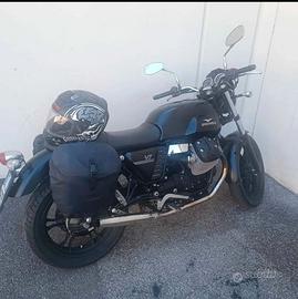Moto Guzzi V7 anno 2012