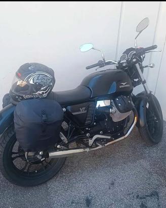 Moto Guzzi V7 anno 2012