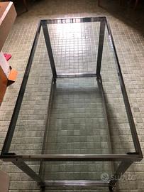 Carrello in vetro con bordo in metallo