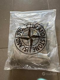 Pantaloncini taglia M verdi Stone.island