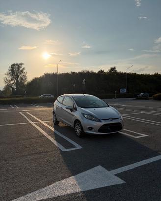 FORD FIESTA 2011 ( adatta a neopatentati)