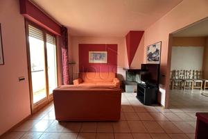 Appartamento di 140 m² con 4 locali e box auto a M