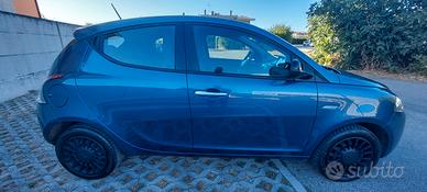 Lancia Ypsilon 1.2 69 CV 5 porte GPL Alberta Ferre