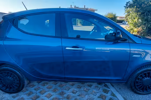 Lancia Ypsilon 1.2 69 CV 5 porte GPL Alberta Ferre