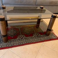 Tavolo da salotto e tappeto persiano